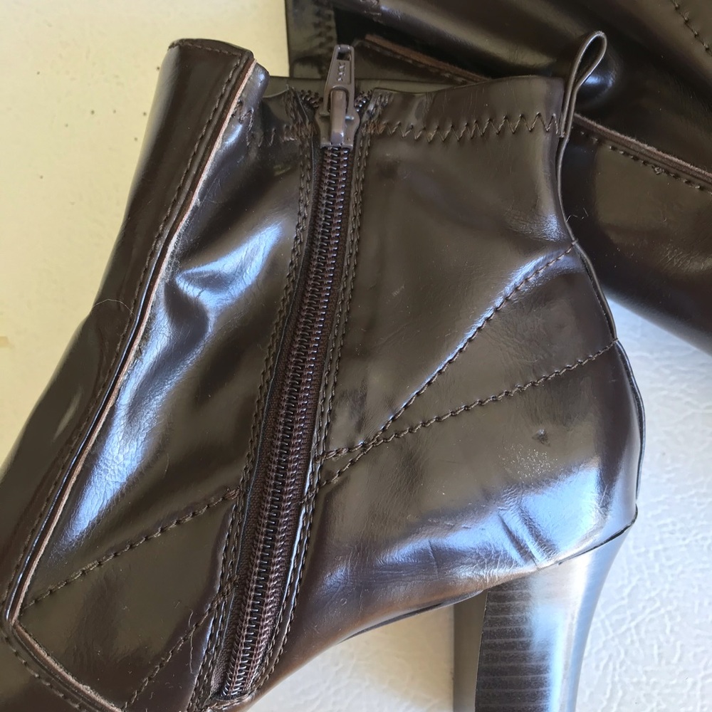 Heeled boots - Picture 2 of 2